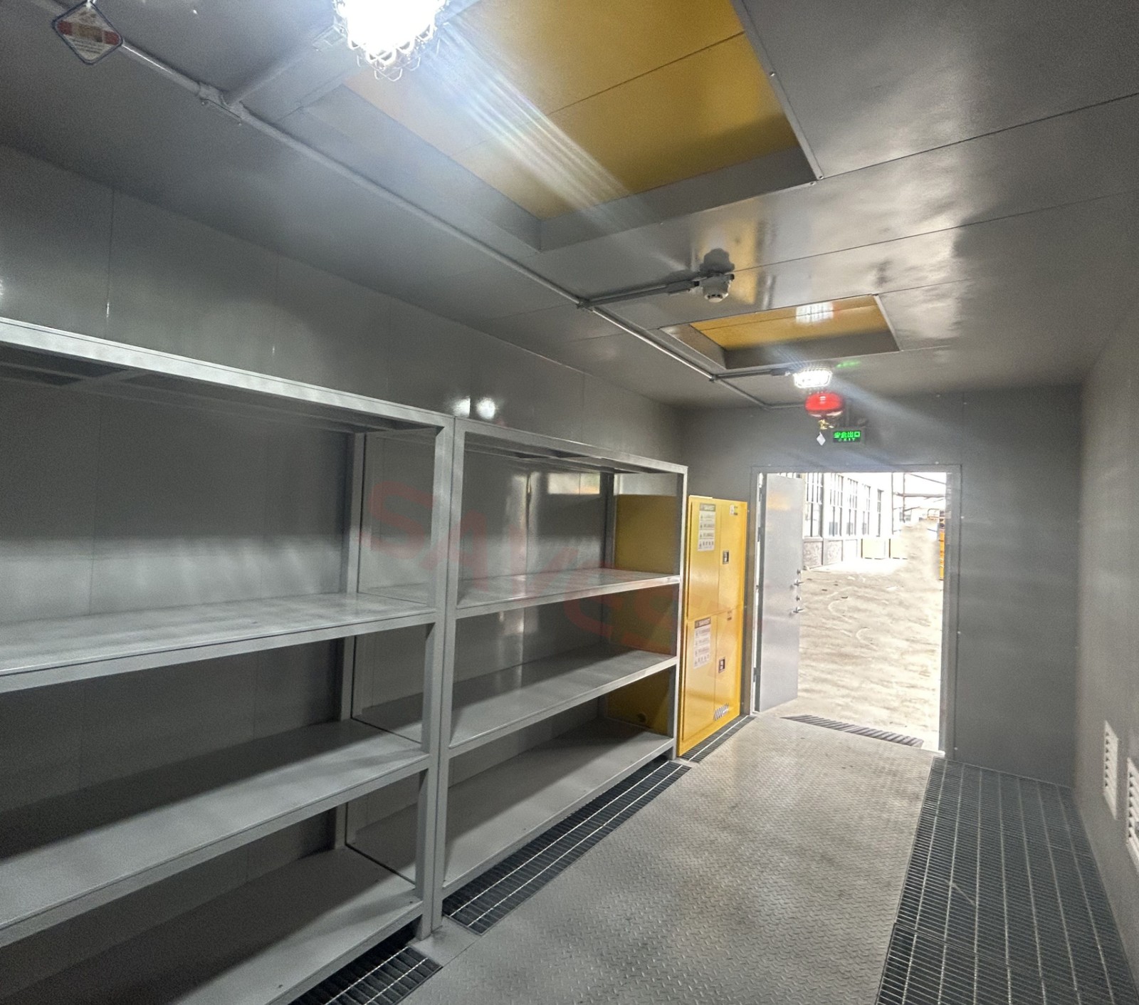 图片 5 室外危化品暂存柜