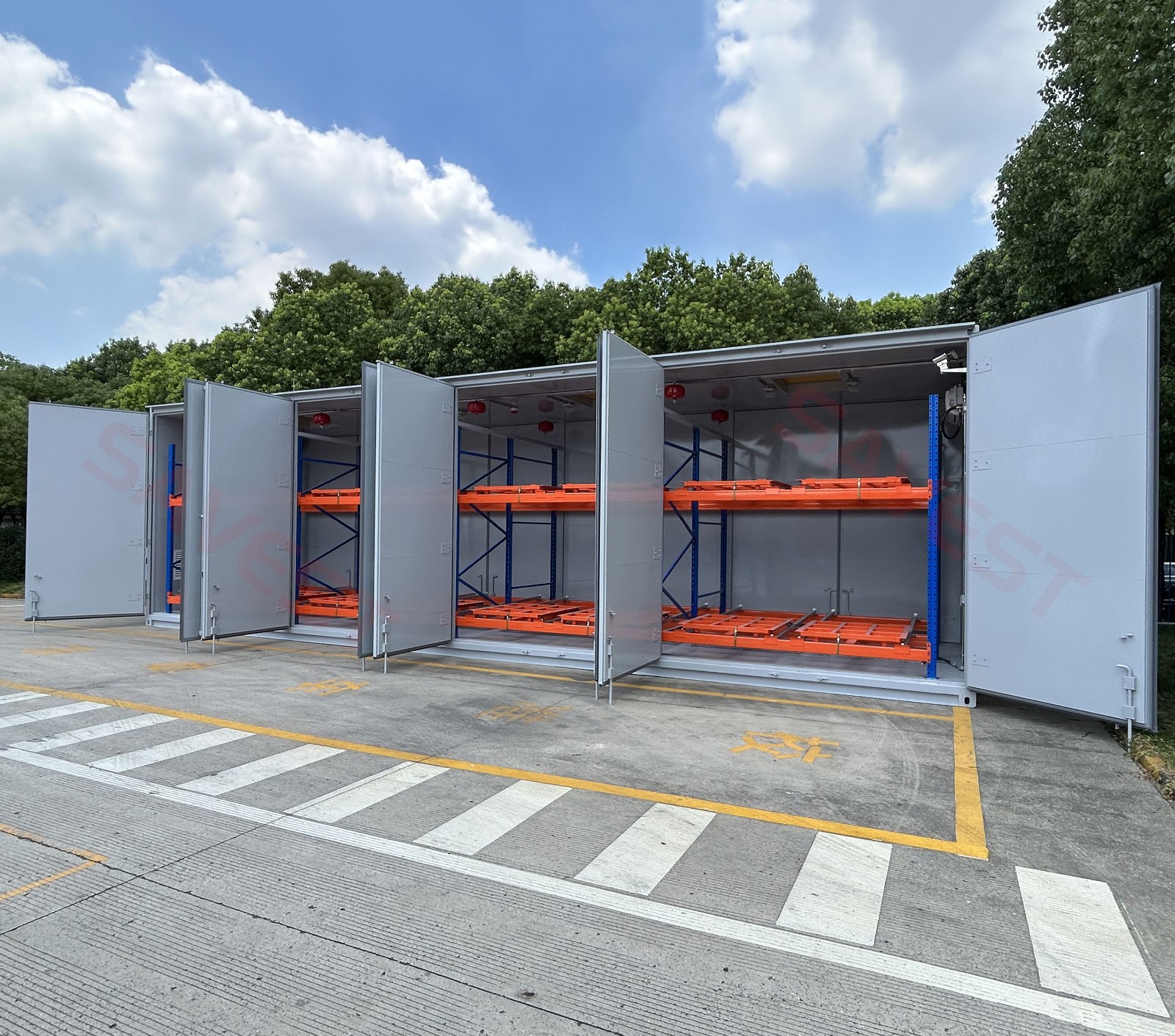 图片-4 室外危废品暂存柜